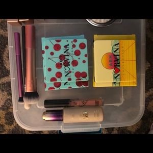 High end makeup bundle